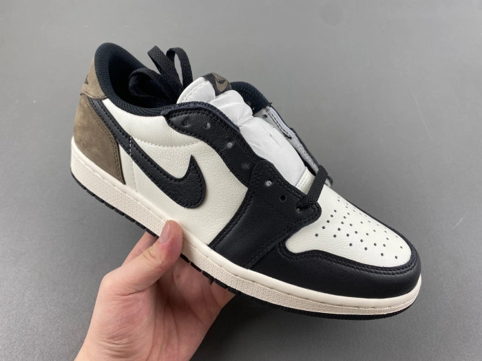 Air Jordan 1 Low OG “Mocha”   CZ0790-102