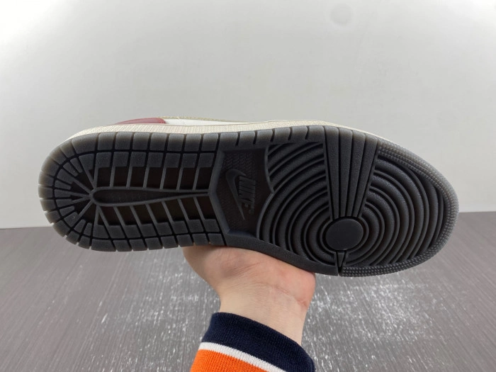 Air Jordan 1 Low OG “Year Of The Dragon”  FJ5735-100