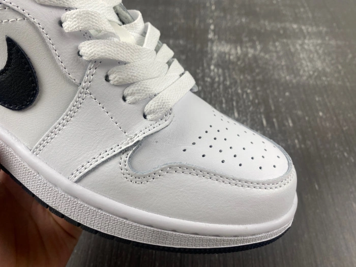 Air Jordan 1 Low white and black  553558-132