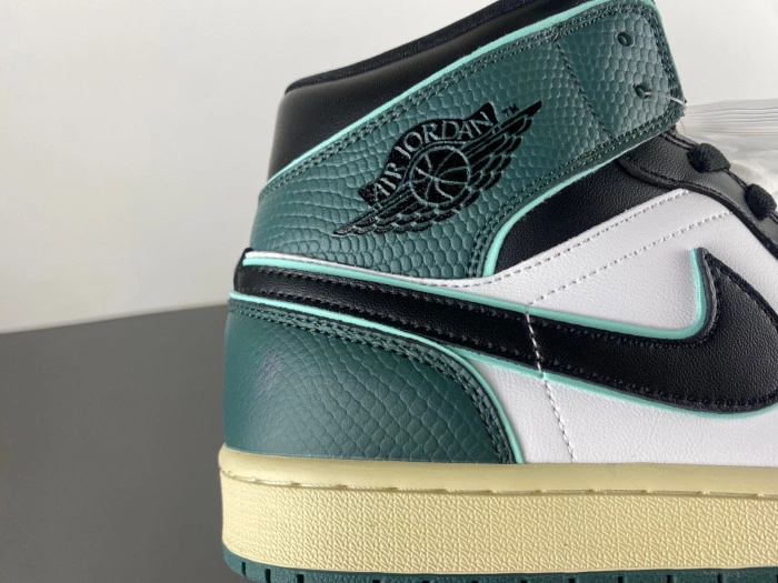 Air Jordan 1 MID SE "LEGEND PINK"    FQ7818-100