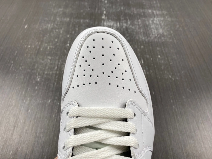 Air Jordan 1 Mid  DQ8426-132