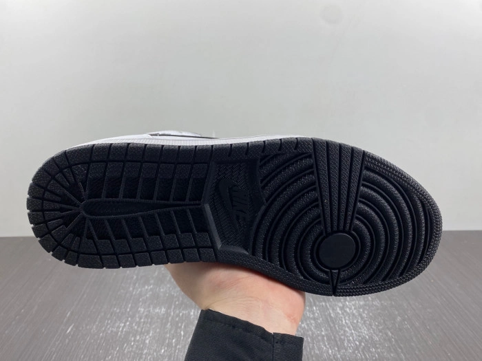 Air Jordan 1 Mid  DQ8426-132