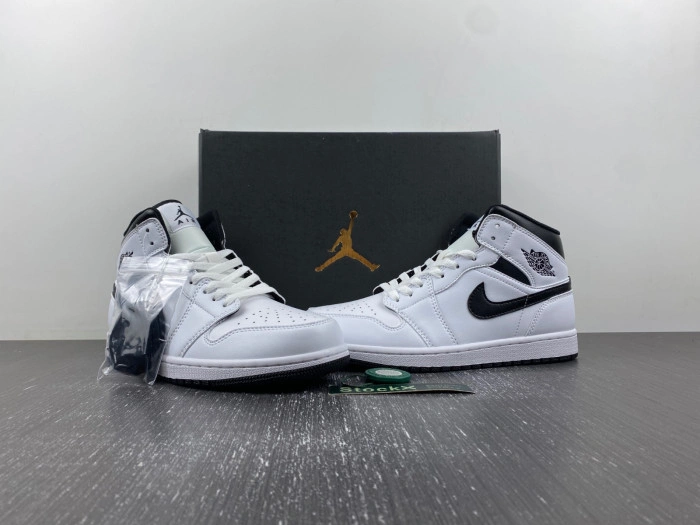 Air Jordan 1 Mid  DQ8426-132