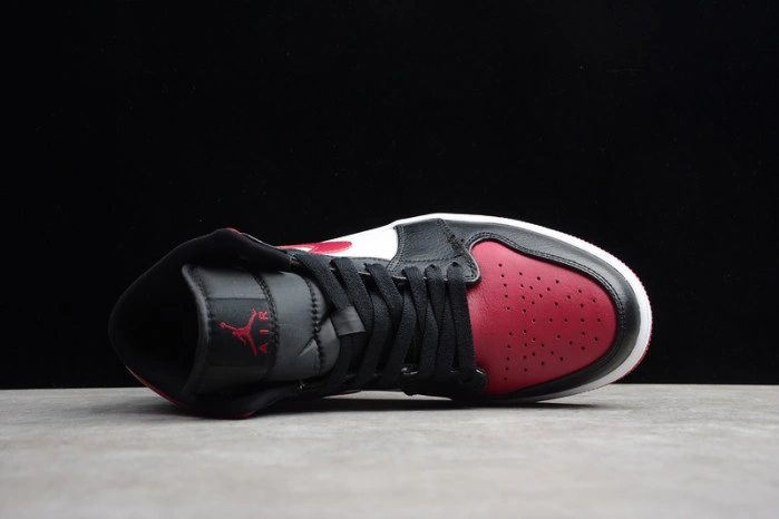 Air Jordan 1 Mid Bred Toe  554724-066