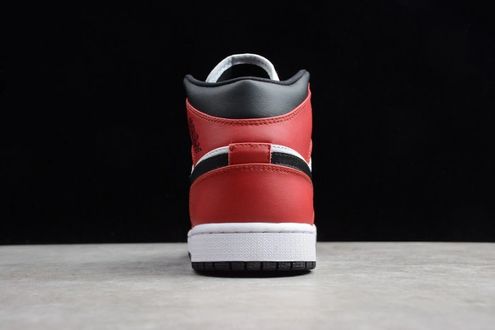 Air Jordan 1 Mid Chicago Toe 554724-069
