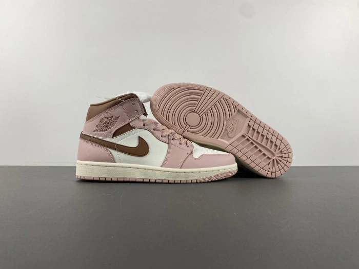 Air Jordan 1 Mid Feasts   BQ6472-620