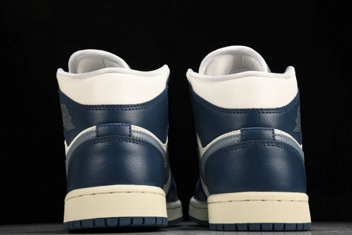 Air Jordan 1 Mid French Blue   BQ6472-414
