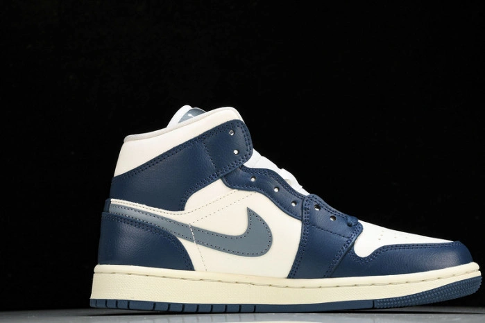 Air Jordan 1 Mid French Blue   BQ6472-414