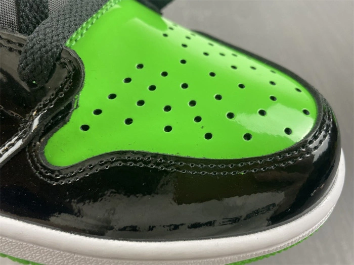 Air Jordan 1 Retr o OG green  555088-030