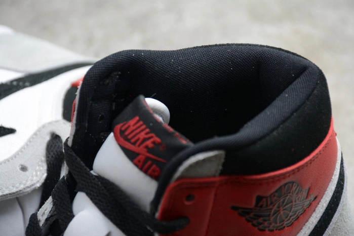 Air Jordan 1 Retro High Light Smoke Grey 555088-126