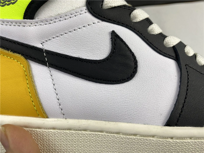 Air Jordan 1 Retro High OG 'Volt Gold'  555088-118