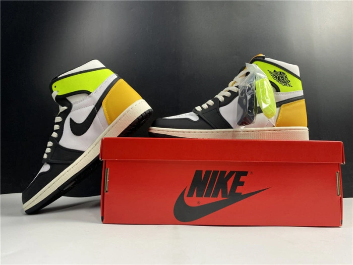 Air Jordan 1 Retro High OG 'Volt Gold'  555088-118