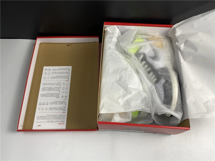 Air Jordan 1 Retro High OG 'Volt Gold'  555088-118