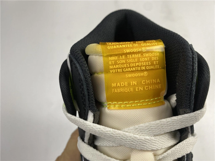 Air Jordan 1 Retro High OG 'Volt Gold'  555088-118