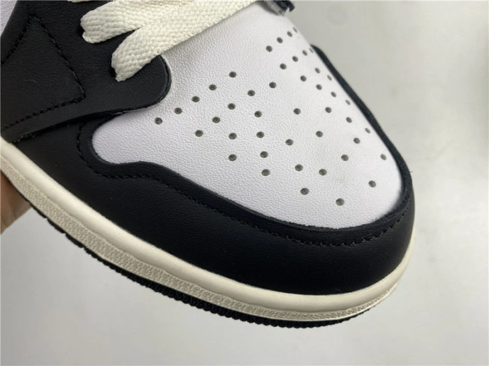 Air Jordan 1 Retro High OG 'Volt Gold'  555088-118