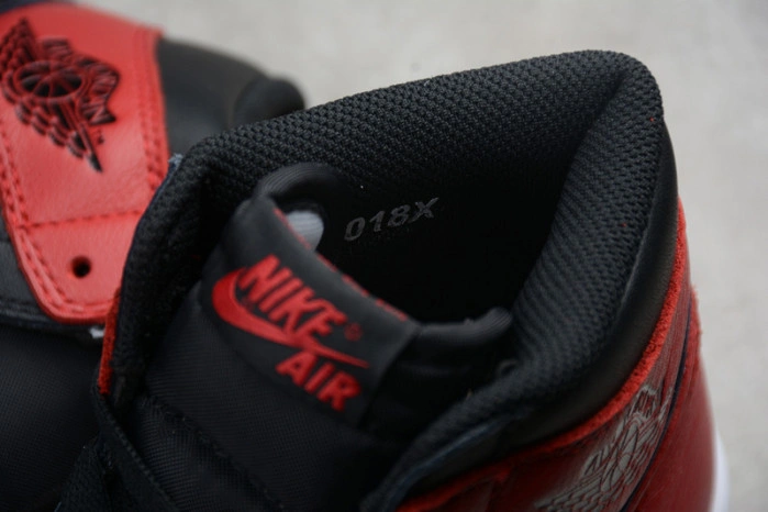 Air Jordan 1 Retro High OG Banned Bred Black Red  555088-001