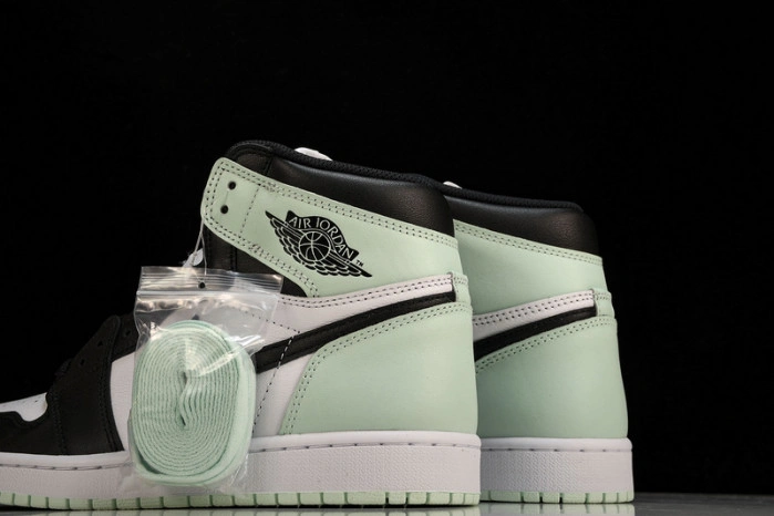 Air Jordan 1 Retro High OG NRG 861428-102
