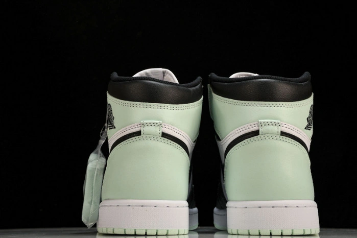 Air Jordan 1 Retro High OG NRG 861428-102