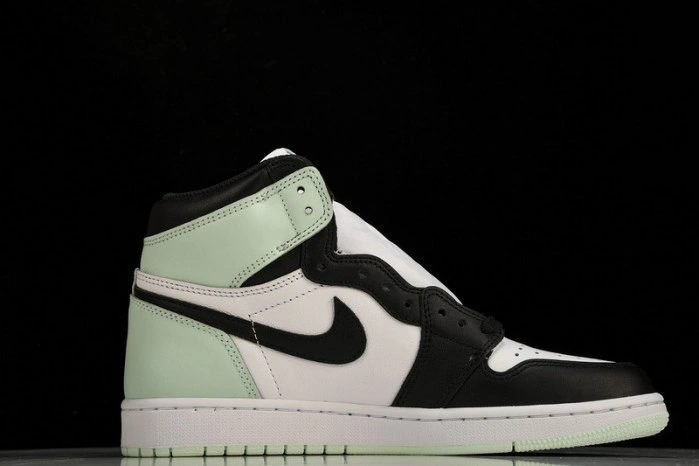 Air Jordan 1 Retro High OG NRG 861428-102