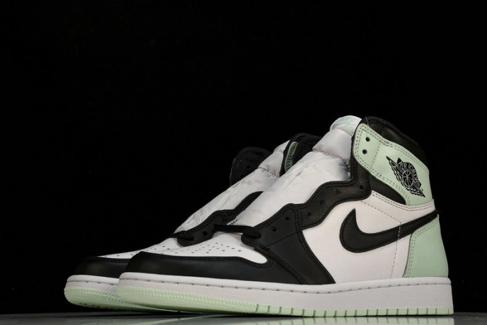 Air Jordan 1 Retro High OG NRG 861428-102