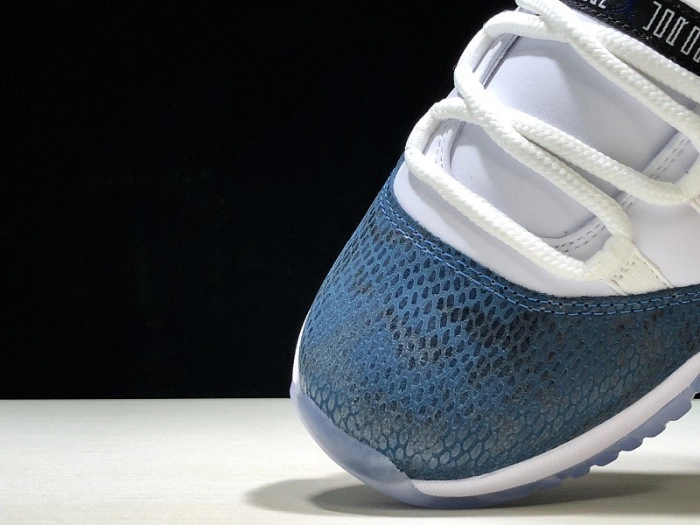 Air Jordan 11 Low 'Blue Snakeskin' CD6846-102