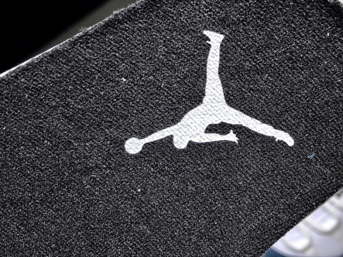 Air Jordan 11 Low 'Blue Snakeskin' CD6846-102
