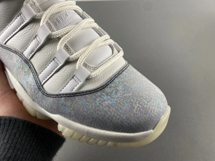 Air Jordan 11 Low 2025 “Snake”    HQ7000-001