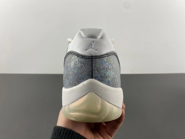 Air Jordan 11 Low 2025 “Snake”    HQ7000-001