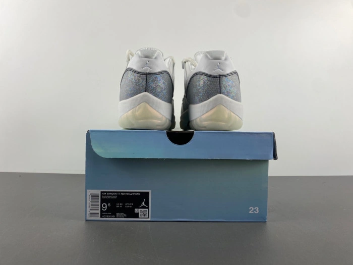 Air Jordan 11 Low 2025 “Snake”    HQ7000-001