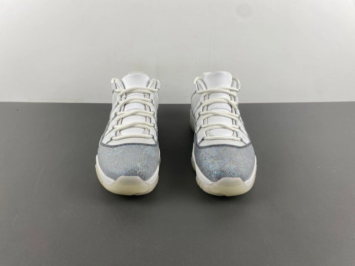 Air Jordan 11 Low 2025 “Snake”    HQ7000-001