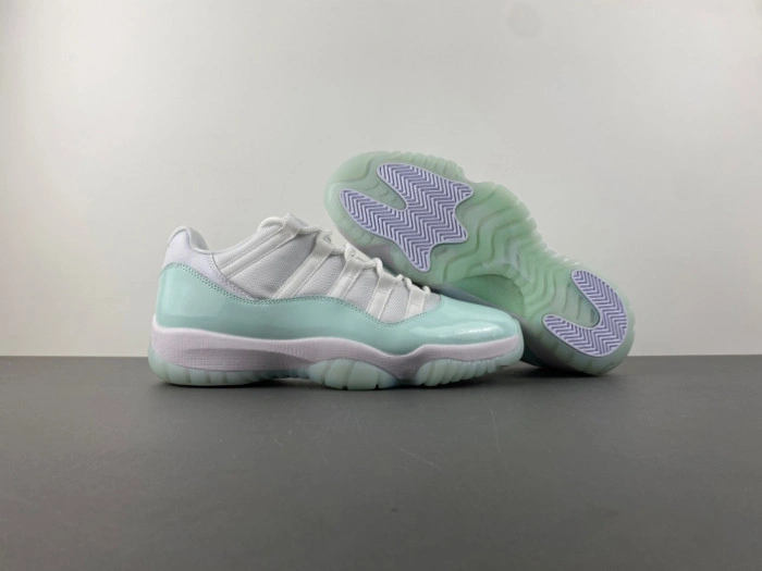 Air Jordan 11 Low “Igloo”   AH7860-103