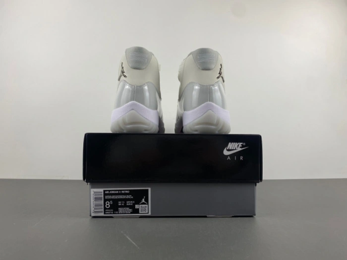 Air Jordan 11 Retro    AR0715-110