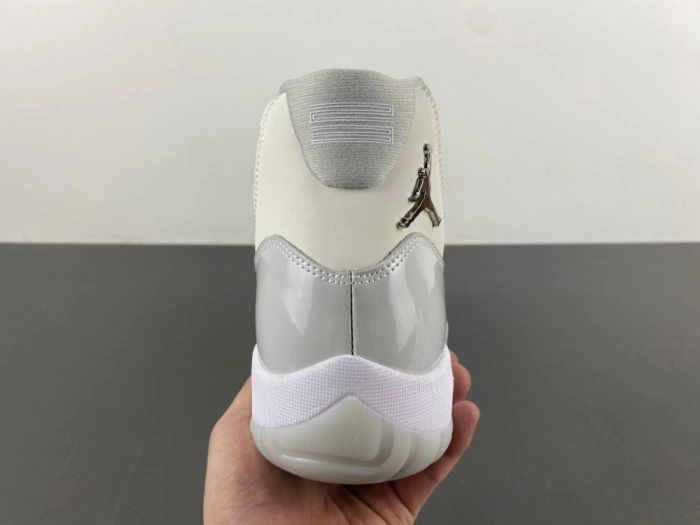 Air Jordan 11 Retro    AR0715-110