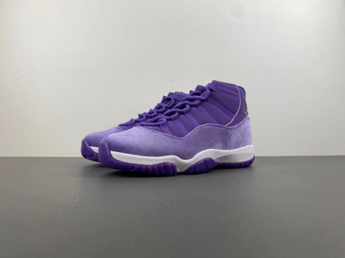 Air Jordan 11 Retro    CT8012-555