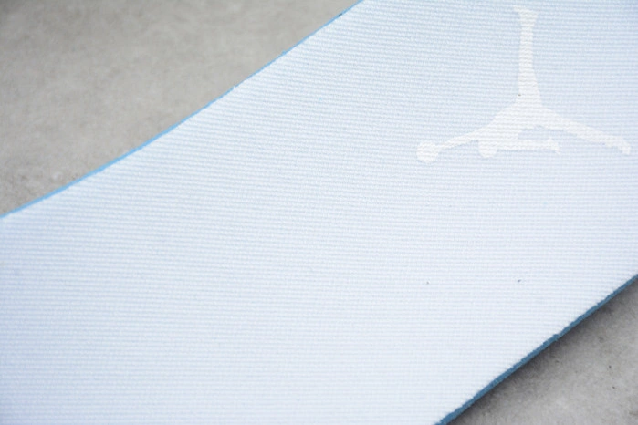 Air Jordan 11 WMNS White Metallic SilverVast Grey AR0715-100