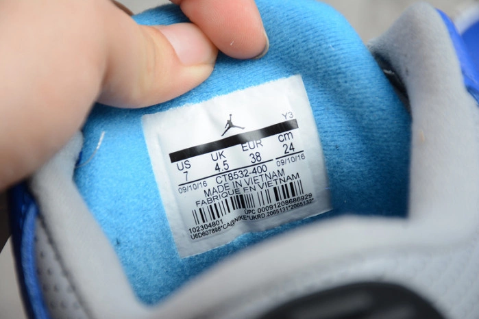Air Jordan 3 Retro Varsity Royal Cement CT8532-400