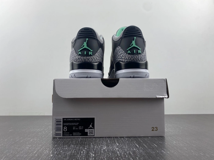 Air Jordan 3 “Green Glow”  CT8532-031