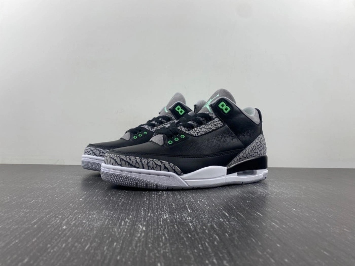 Air Jordan 3 “Green Glow”  CT8532-031