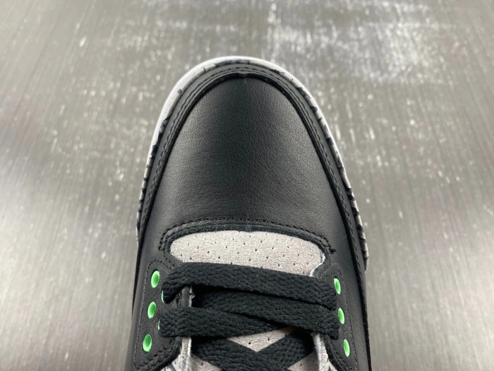 Air Jordan 3 “Green Glow”  CT8532-031
