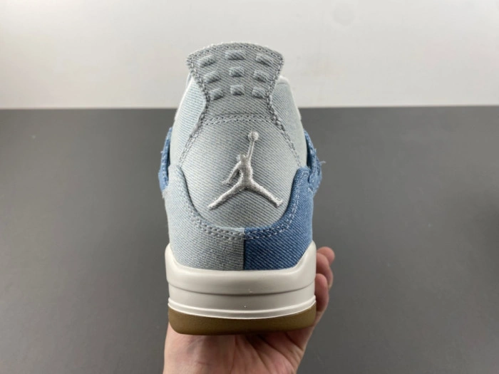 Air Jordan 4 Denim "Worn Blue”    IB6716-100