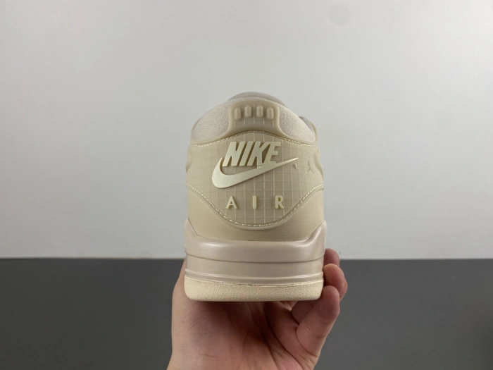 Air Jordan 4 RM Legend Light Brown    FQ7940-200