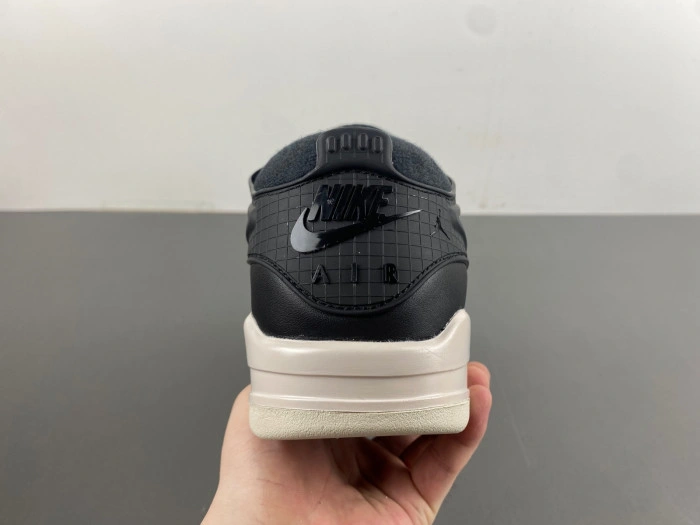 Air Jordan 4 RM “Black Light Bone”   FQ7939-001