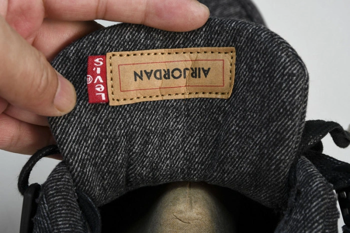 Air Jordan 4 Retro Levis NRG  Levis - Black Denim AO2571-001