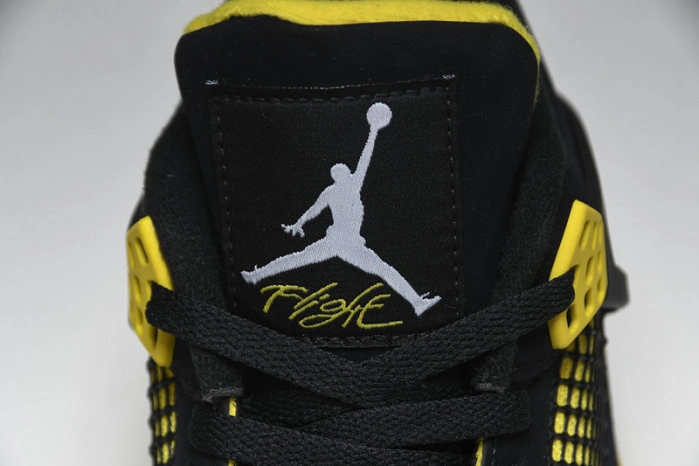 Air Jordan 4 Retro Thunder (2023) version  DH6927-017