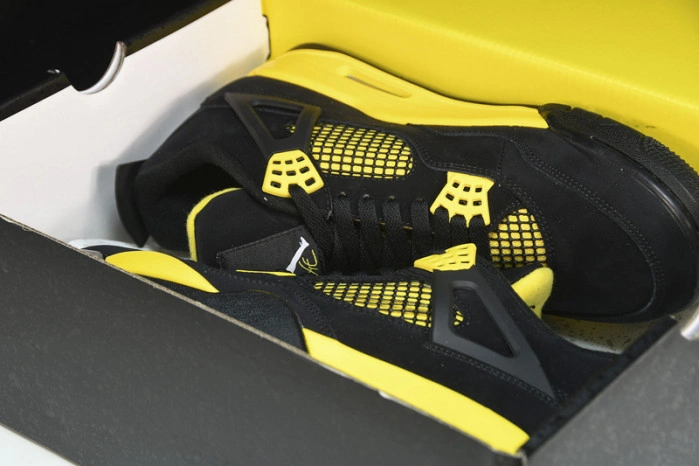 Air Jordan 4 Retro Thunder (2023) version  DH6927-017