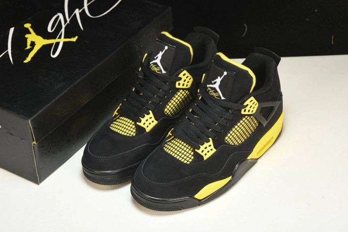 Air Jordan 4 Retro Thunder (2023) version  DH6927-017