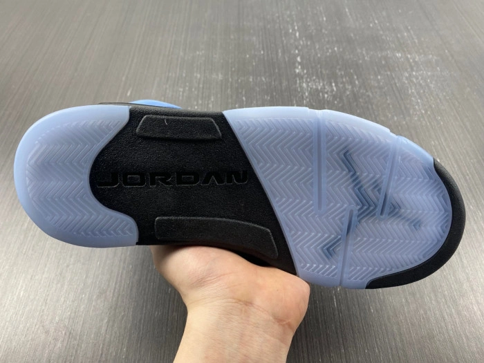 Air Jordan 5 RETRO  “UNC”  DV1310-401