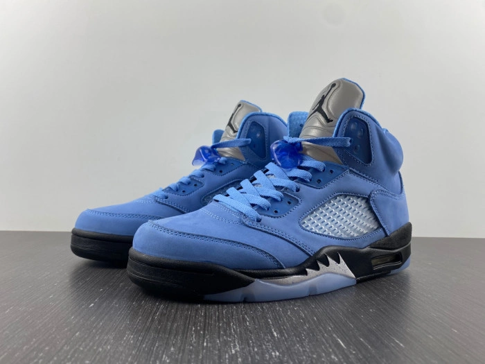 Air Jordan 5 RETRO  “UNC”  DV1310-401