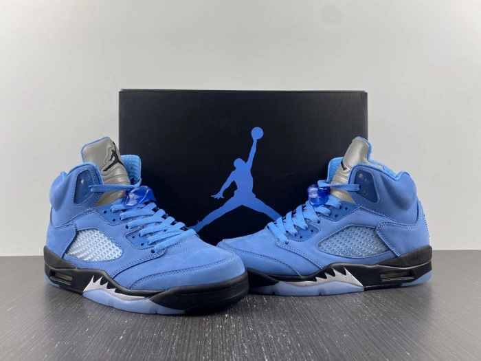 Air Jordan 5 RETRO  “UNC”  DV1310-401