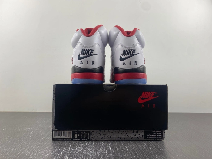 Air Jordan 5 Retro Fire Red (2024)  136027-120